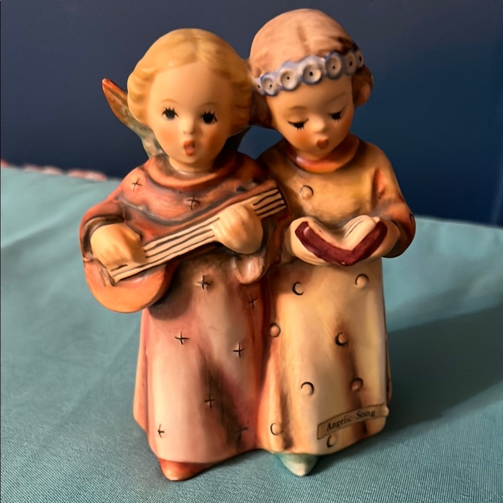 VINTAGE Goebel Hummel Angelic Song
